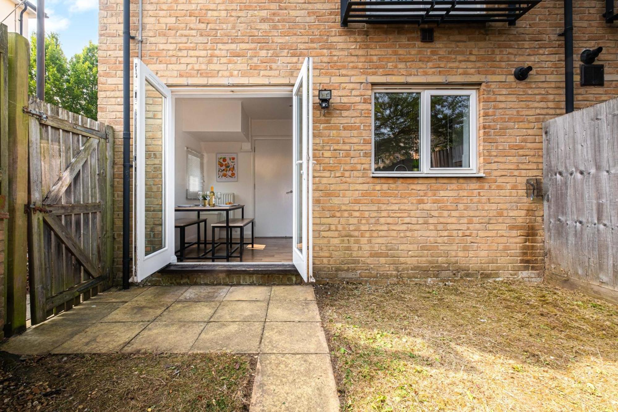 Modern & Comfortable 4 Bed House Apartamento Milton Keynes Exterior foto